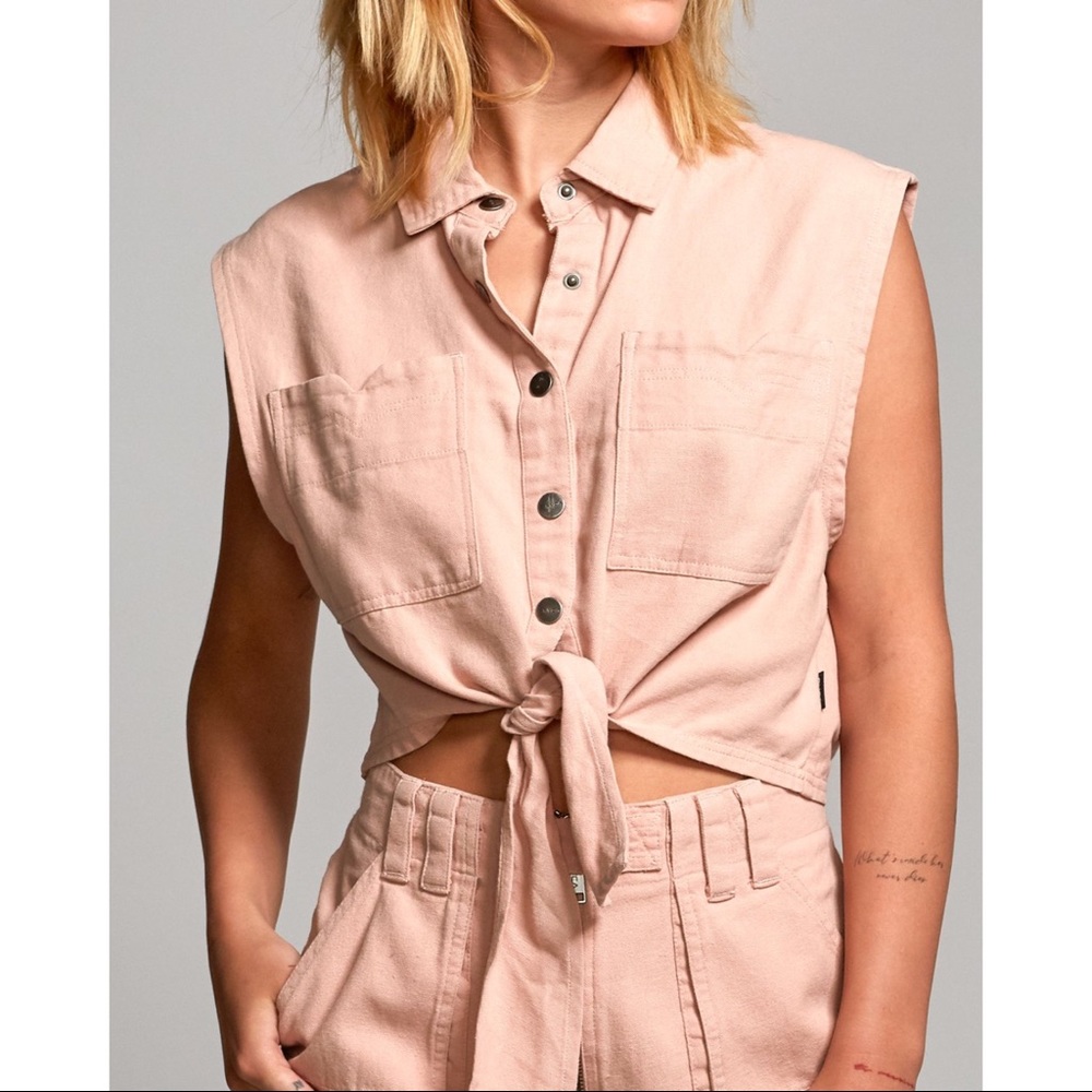RVCA ‘Emri’ Button Up Knot Top - Picture 5 of 7